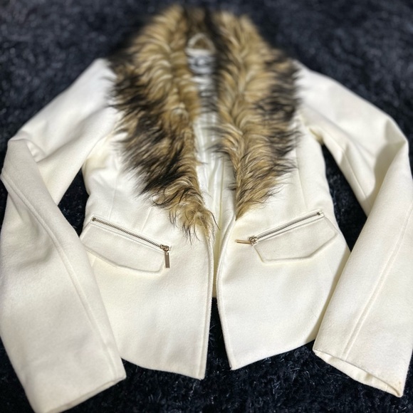 Guess jacket size S . - Picture 4 of 4